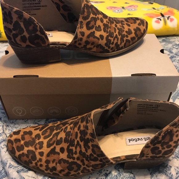Not rated cheetah boot/ sandal size 9 - Picture 3 of 3